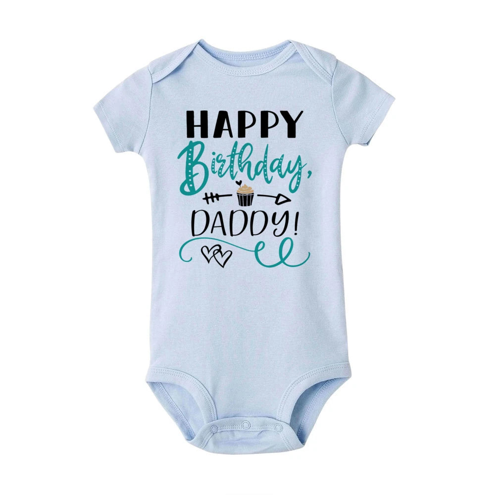 בגד גוף לתינוק Happy Birthday Daddy בעיצוב חגיגי