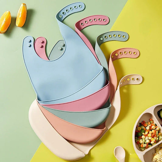 🍼 סינר לתינוק – עמיד למים ומתכוונן